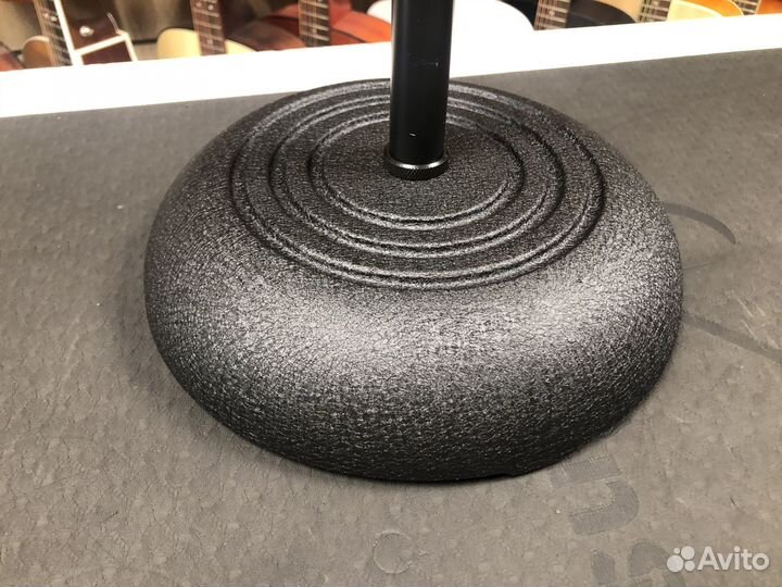 Микрофонная стойка прямая, черная Soundking