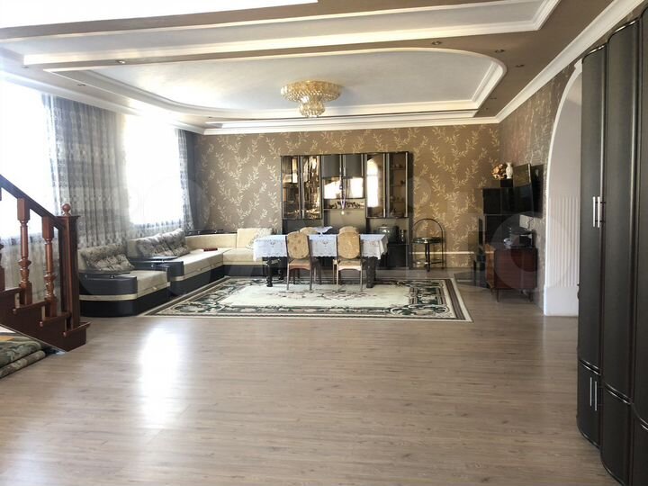 Дом 300 м² на участке 20 сот.