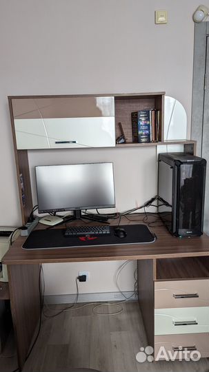 Компьютерный стол