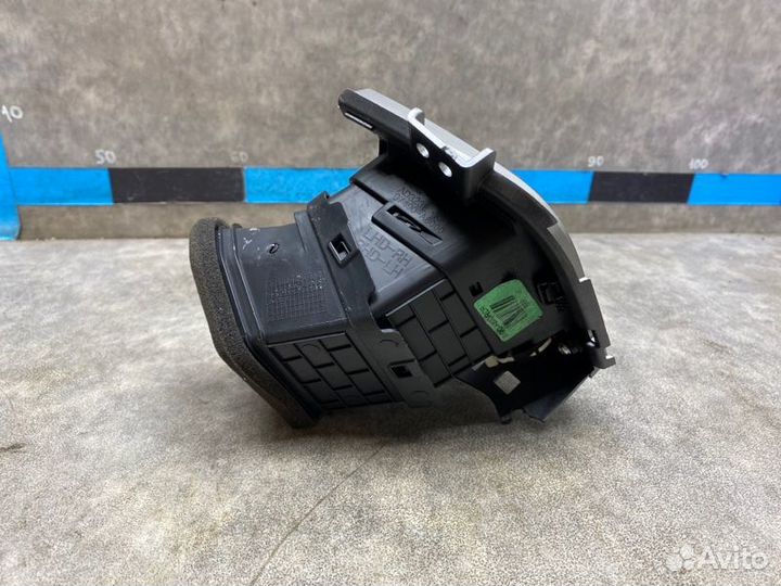 Дефлектор воздушный правый Hyundai I30 1.4 G4FA