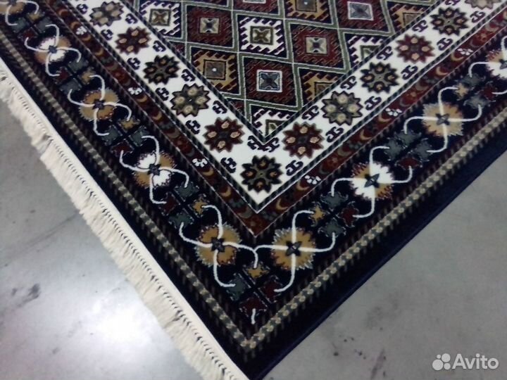 Ковер размером : 1.50х2.30 (№ 29510-43) новый