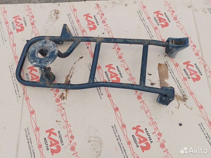 Кронштейн запасного колеса Kia Sportage 1