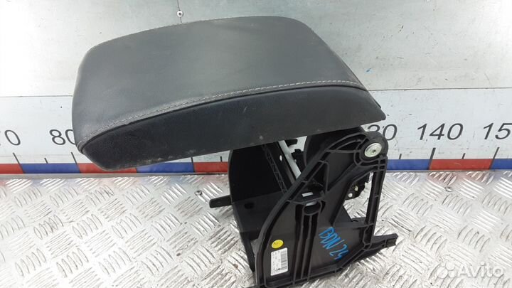 Подлокотник Skoda Octavia 3 (A7) 2014