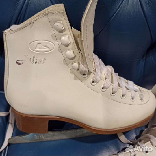 Коньки белые женские р.22