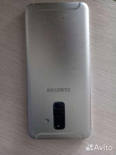 Телефон Samsung