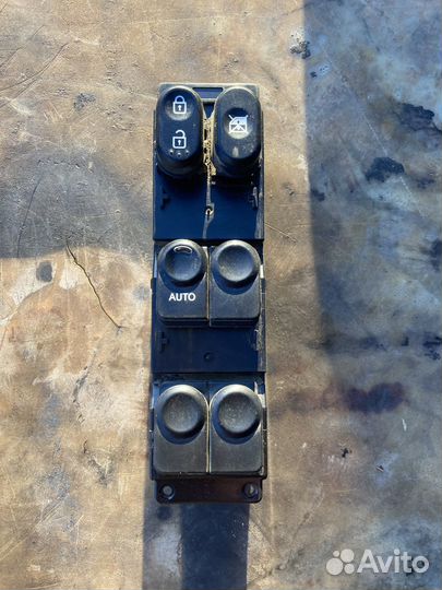 Пульт стеклоподъемников Хендай Солярис 1