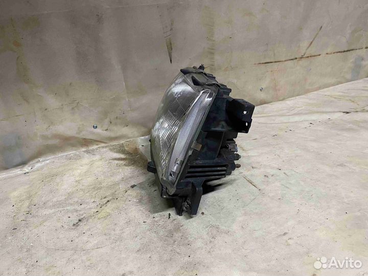 Фара правая Nissan Patrol