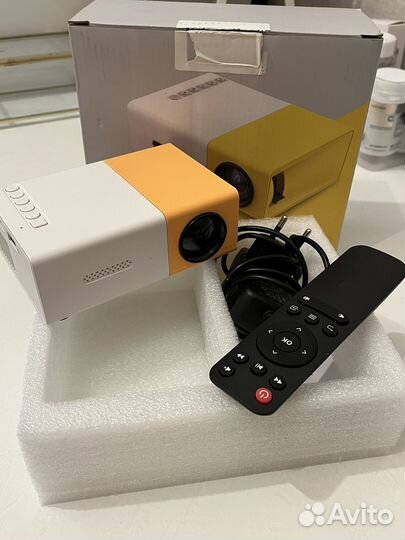 Мини проэктор новый