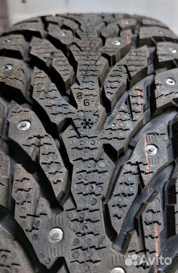 Nokian Tyres Hakkapeliitta 9 215/65 R17 103T