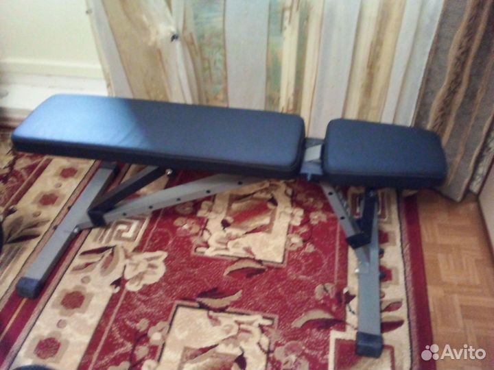 Скамья для жима гантелей и штанги