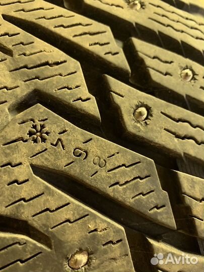 Nokian Tyres Hakkapeliitta 8 SUV 275/40 R20