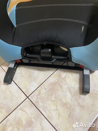 Детский бустер с креплением изофикс