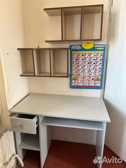 Письменный стол