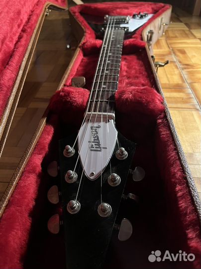 Электрогитара Gibson flying V 2018 aged cherry LH
