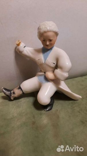 Фарфоровые статуэтки