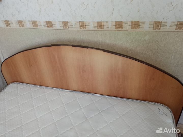Кровать двухспальная с матрасом бу 140 200