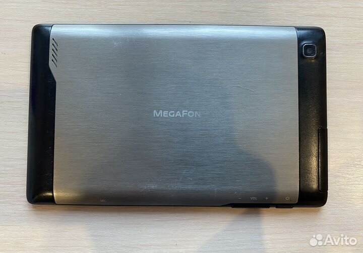 Планшет Мегафон Login 3