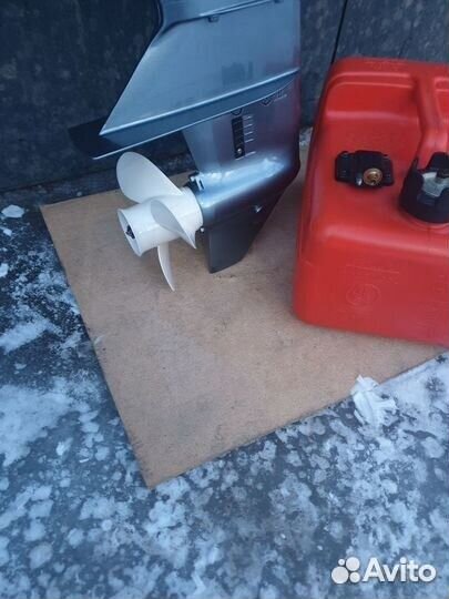 Лодочный мотор Yamaha 8cmhs витринный