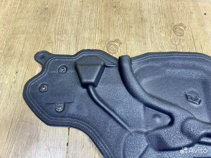 Шумоизоляция двери передняя правая Ford Focus 3