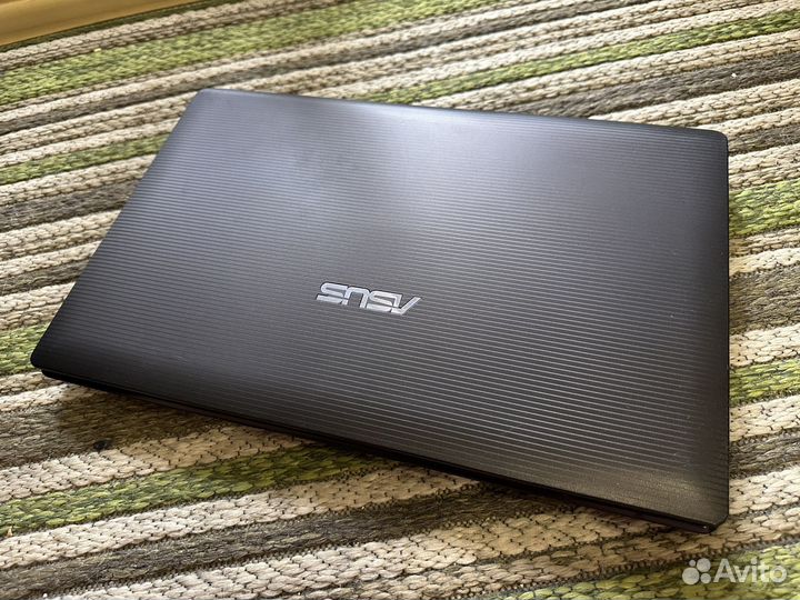 Asus. AMD A4. 4GB. 500GB