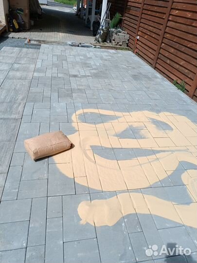 Укладка тротуарной плитки, брусчатки