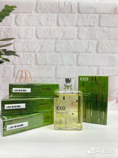 Escentric 03