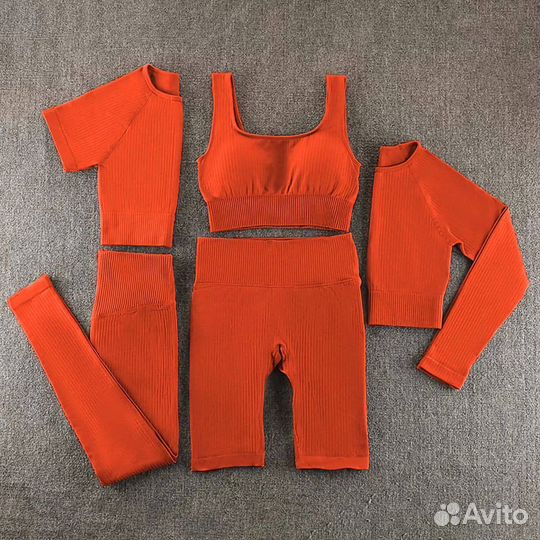 Спортивный костюм