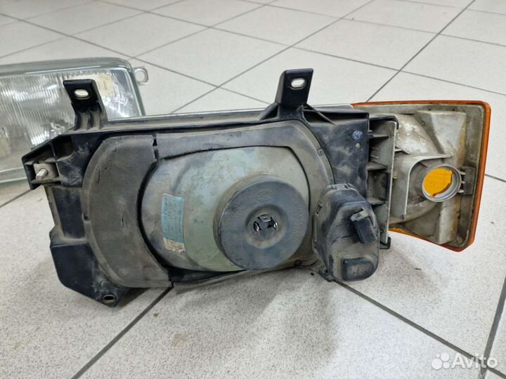 Фара передняя правая Volkswagen Transporter T4 Vag