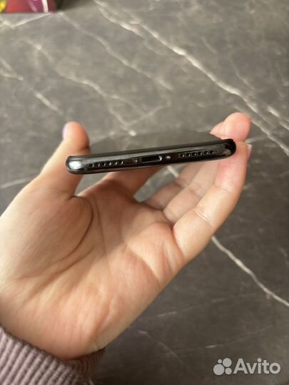 iPhone X, 256 ГБ