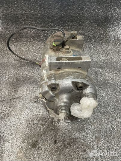 Компрессор кондиционера Volkswagen Passat B5 1.8