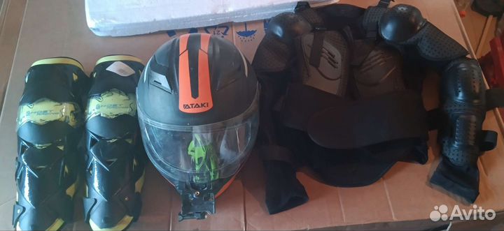 Эндуро экипировка. Наколенники/шлем/черепаха