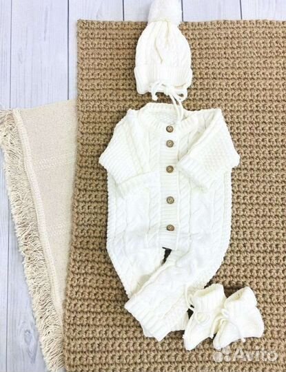 Вязаный комплект для малыша