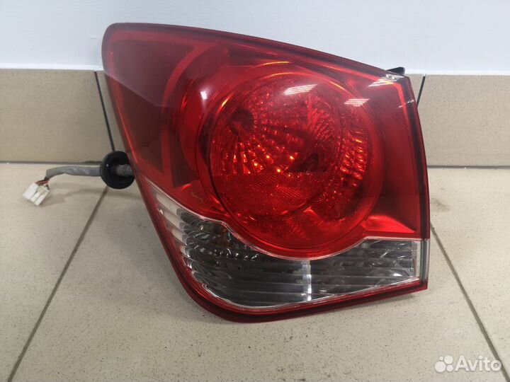 Фонарь задний левый Chevrolet Cruze круз