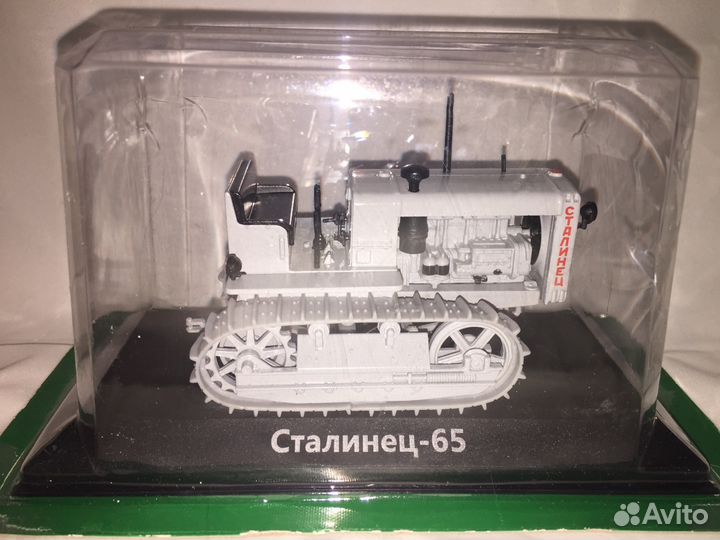 Модель трактора