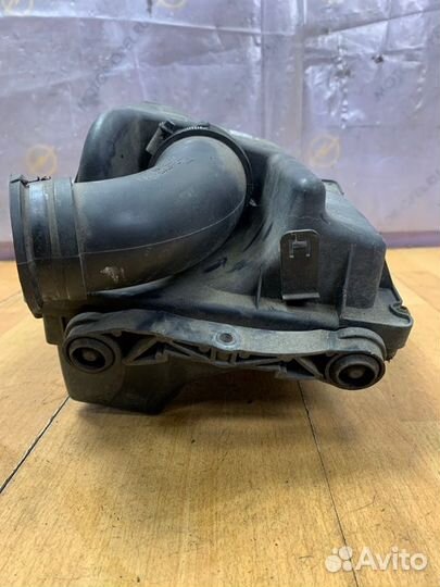 Корпус воздушного фильтра Opel Zafira B Z16XEP