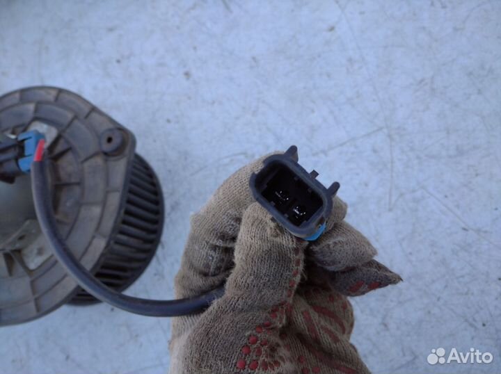 Моторчик отопителя Лада Приора