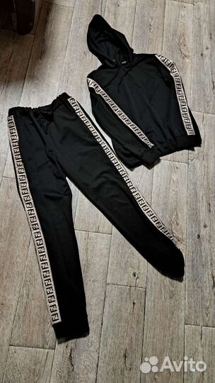 Костюм женский