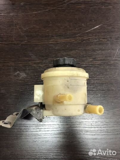 Бачок гура Hyundai accent