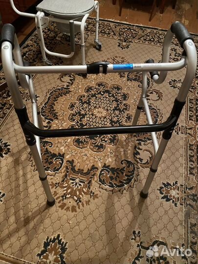 Ходунки для взрослых шагающие