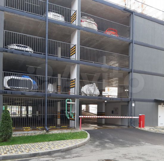 Машиноместо, 14 м²