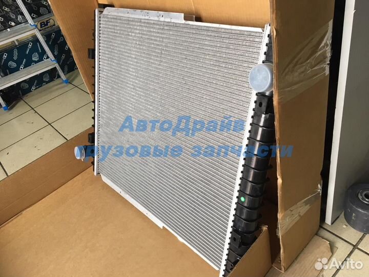 Радиатор Ивеко Еврокарго мотор F4AE0681