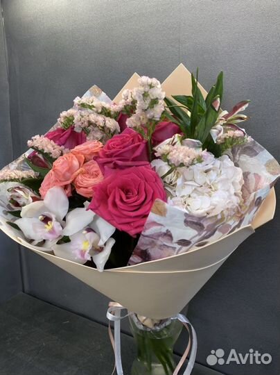 Помощник флориста