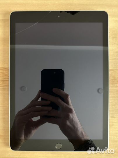 iPad A1822, 5 поколение, 2017 года