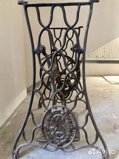 Станина от швейной машинки Zinger