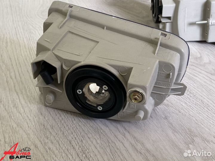 Фара противотуманная toyota land cruiser 100 98-07