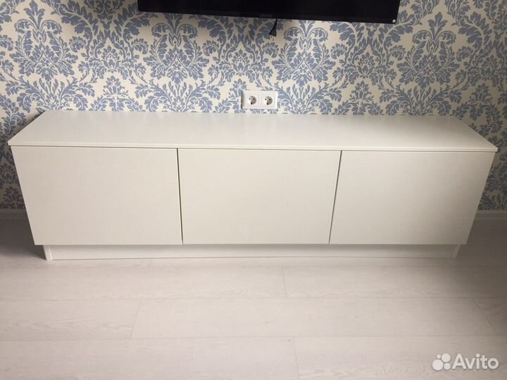 Тумба под телевизор