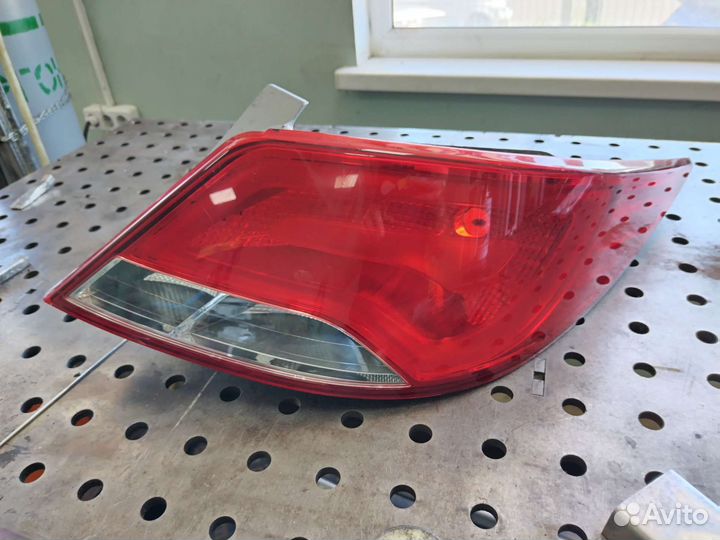 Задний правый фонарь на hyundai solaris