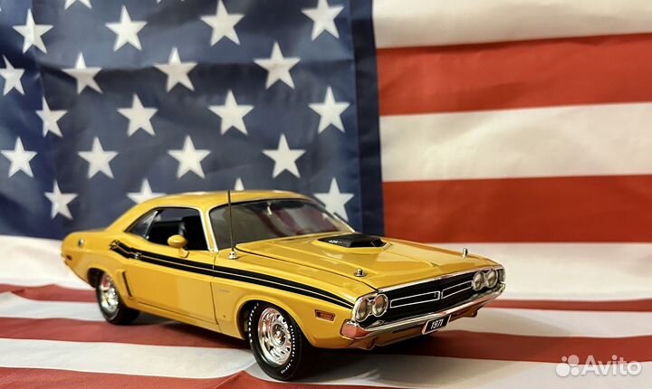 Dodge challenger R/T 1971 1:18 acme