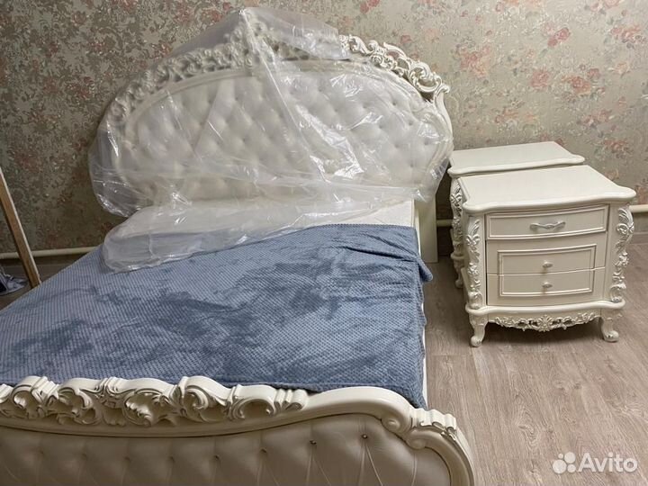 Спальный гарнитур версаль Б/У