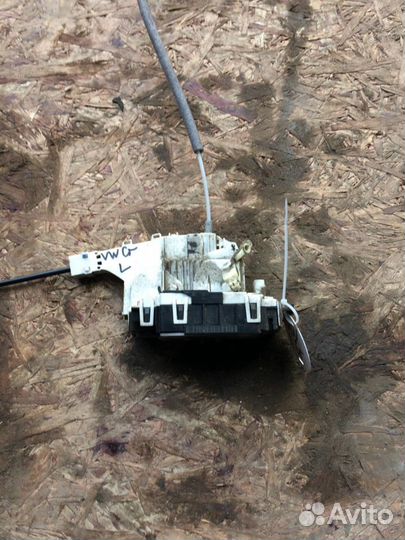 Замок двери передней левой Volkswagen Crafter